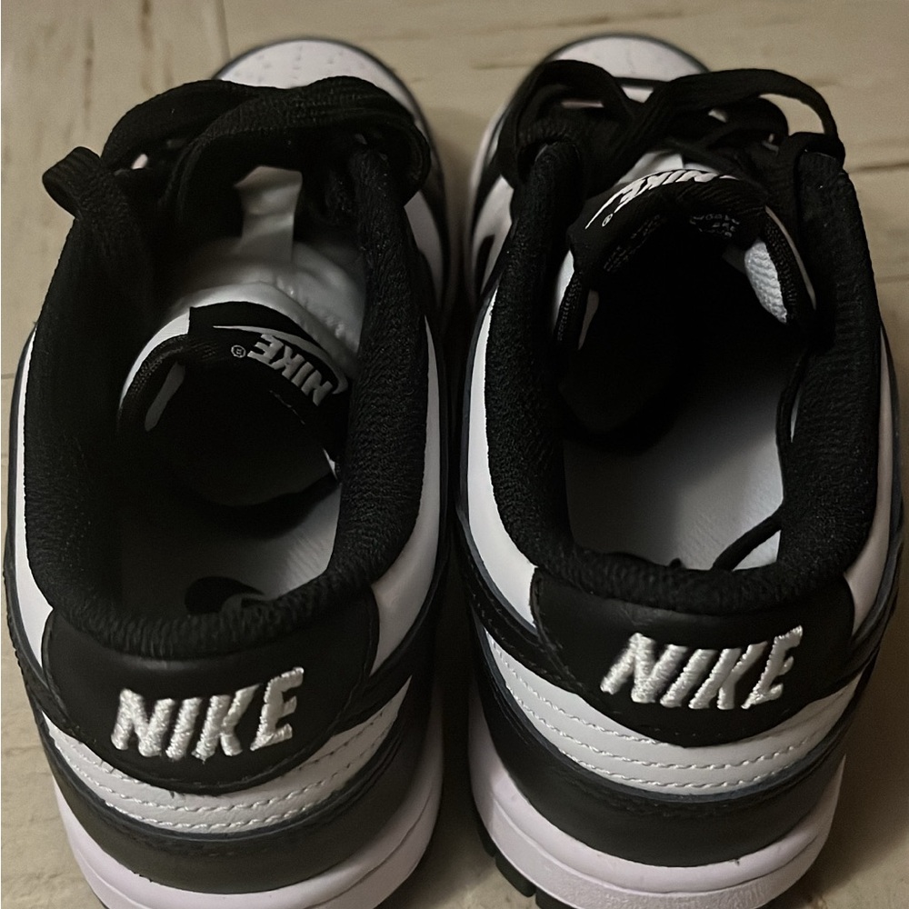 black & white panda dunks. - Picture 4 of 7